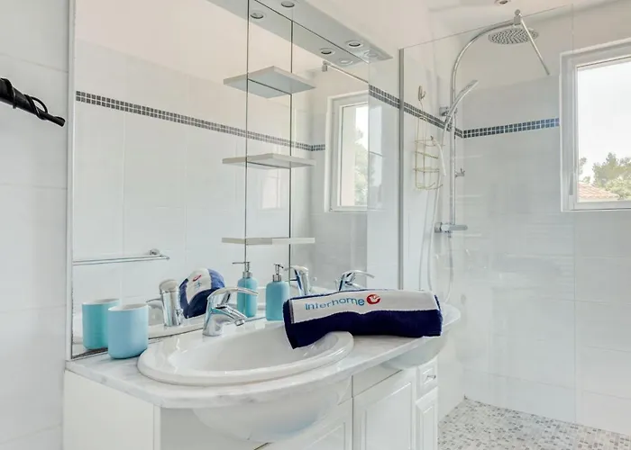 Ferienhaus Les Nanous By Interhome Saint-Raphaël